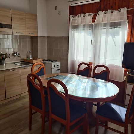 Apartments Zec Čanj Εξωτερικό φωτογραφία